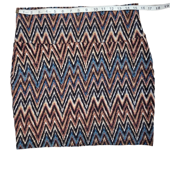 Skirt and blouse set - Picture 8 of 8